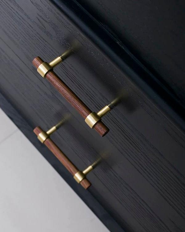 Walnut & Brushed Brass Handle
